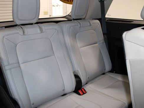 Used 2025 Lincoln Aviator Reserve w/ Illumination Package AWD/4WD image 36