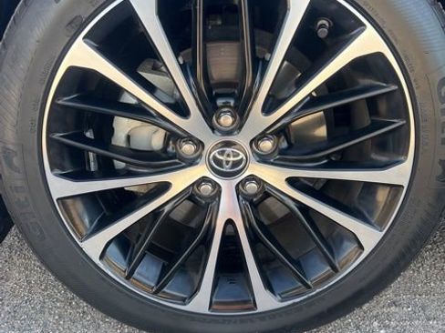 Used 2019 Toyota Camry SE w/ Carpet Mat Package image 27