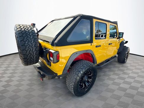 Used 2021 Jeep Wrangler Unlimited Rubicon AWD/4WD image 8