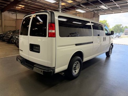 Used 2024 Chevrolet Express 3500 LT w/ LT Preferred Equipment Group RWD image 7