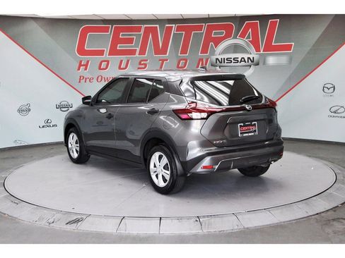 Certified 2025 Nissan Kicks Play S FWD image 3