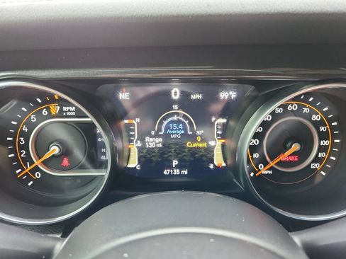 Used 2022 Jeep Wrangler Unlimited Sahara AWD/4WD image 14