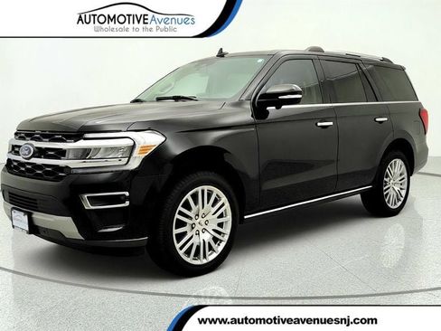 Used 2024 Ford Expedition Limited RWD image 1