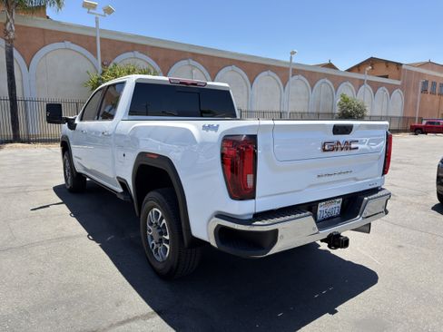 Used 2023 GMC Sierra 2500 SLT w/ SLT Preferred Package AWD/4WD image 6