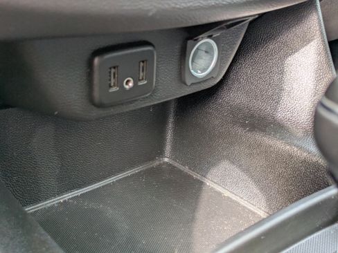 Used 2020 Chevrolet Traverse LT image 31