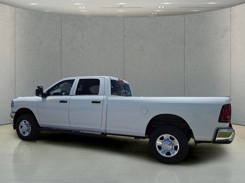 New 2026 RAM 2500 Tradesman AWD/4WD image 4