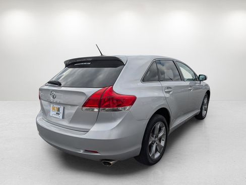 Used 2010 Toyota Venza image 5