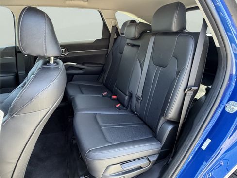 Certified 2022 Kia Sorento S FWD image 23