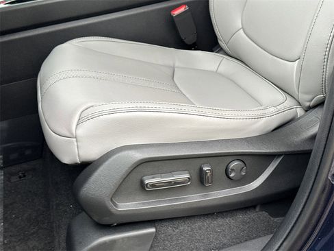 New 2025 Honda Pilot Touring image 16