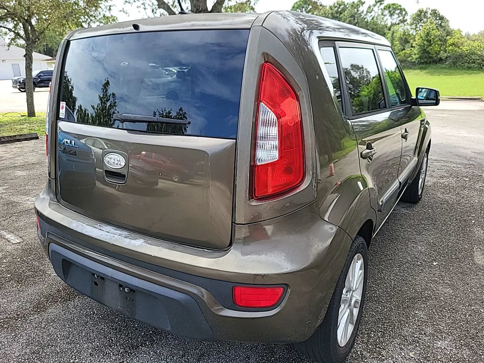 Used 2012 Kia Soul + FWD image 4