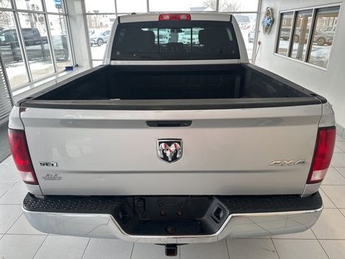 Used 2017 RAM 1500 Classic SLT image 5