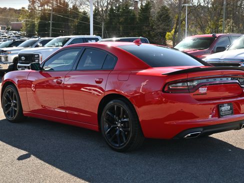 Used 2023 Dodge Charger SXT w/ Blacktop Package image 11