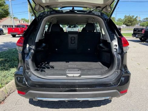 Used 2017 Nissan Rogue S AWD/4WD image 10