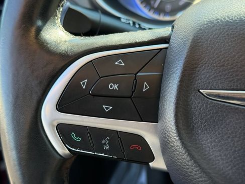 Used 2016 Chrysler 200 LX FWD image 28