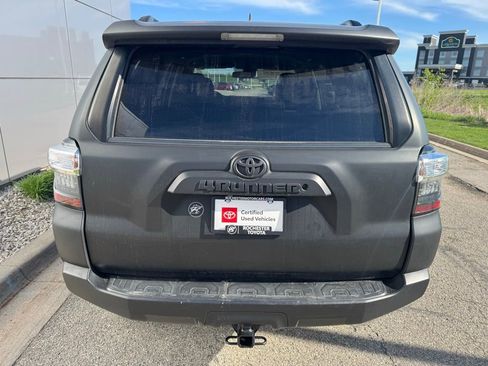 Used 2020 Toyota 4Runner SR5 AWD/4WD image 40
