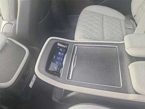 New 2026 Lincoln Navigator Black Label w/ Black Label Special Edition AWD/4WD image 19