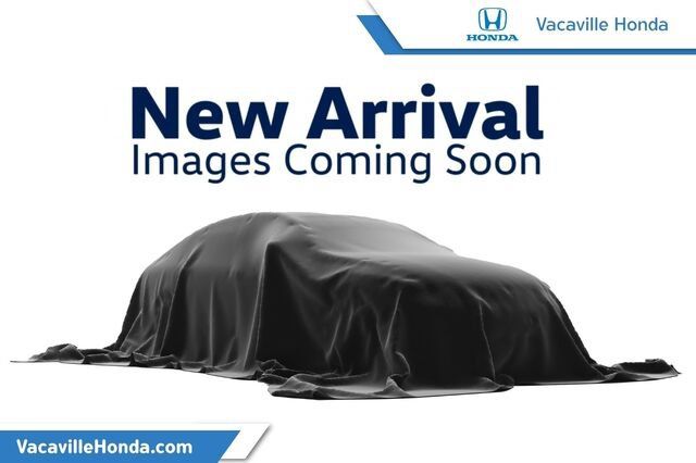 Used 2017 Volvo XC90 T5 Momentum w/ Vision Package FWD image 2