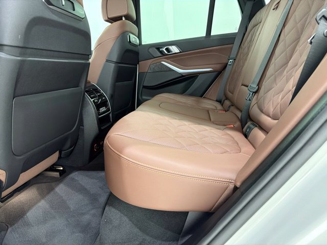 Certified 2025 BMW X5 xDrive50e w/ M Sport Package AWD/4WD image 17