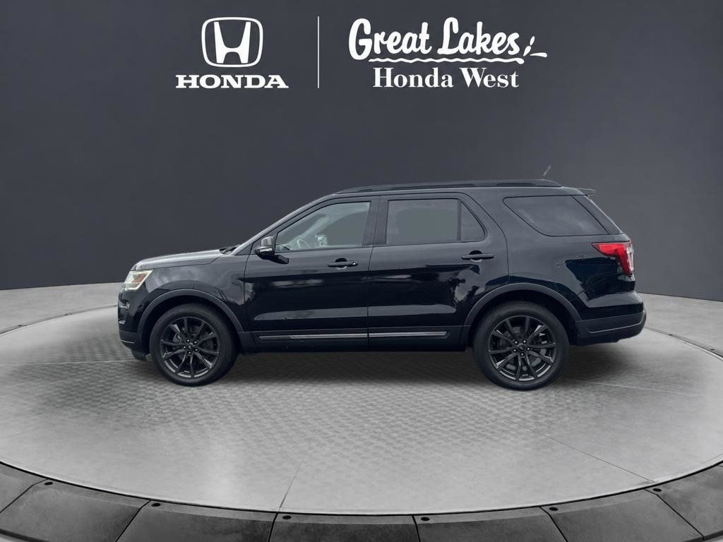 Used 2018 Ford Explorer XLT w/ Equipment Group 202A AWD/4WD image 12