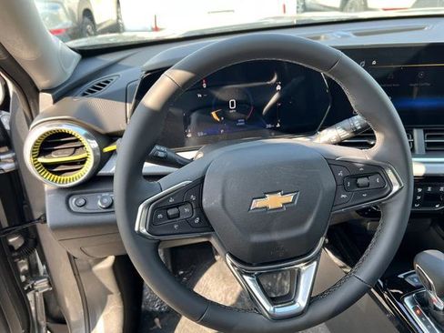 New 2026 Chevrolet Trax LT w/ LT Convenience Package image 12