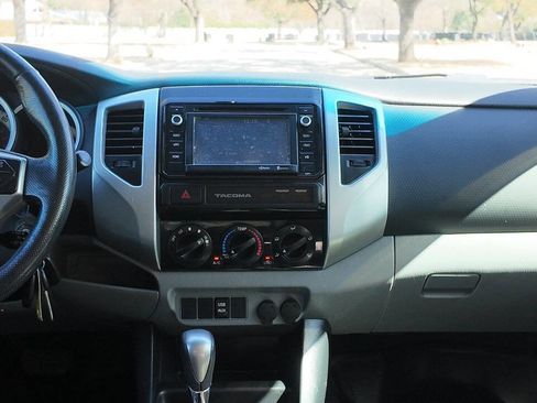 Used 2015 Toyota Tacoma PreRunner w/ SR5 Package image 19