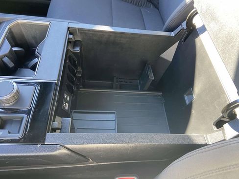 Used 2025 Toyota Tundra SR5 w/ SR5 Convenience Package AWD/4WD image 29