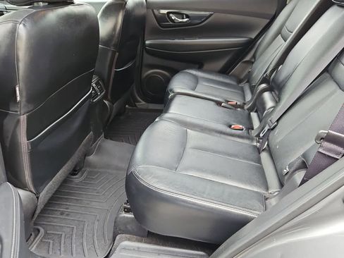 Used 2017 Nissan Rogue SL image 19