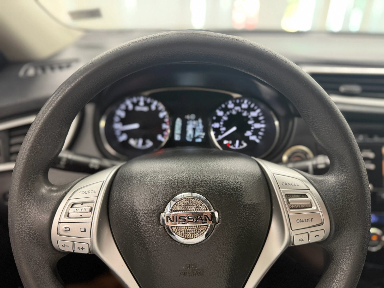 Used 2016 Nissan Rogue SV AWD/4WD image 26
