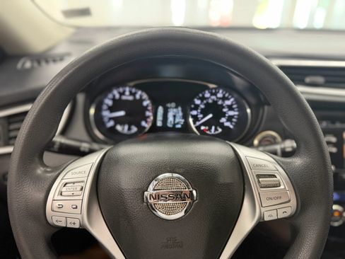 Used 2016 Nissan Rogue SV AWD/4WD image 26