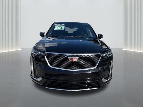 New 2025 Cadillac XT6 Luxury image 2