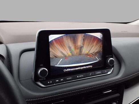 Used 2023 Nissan Rogue SV w/ SV Premium B Package image 9