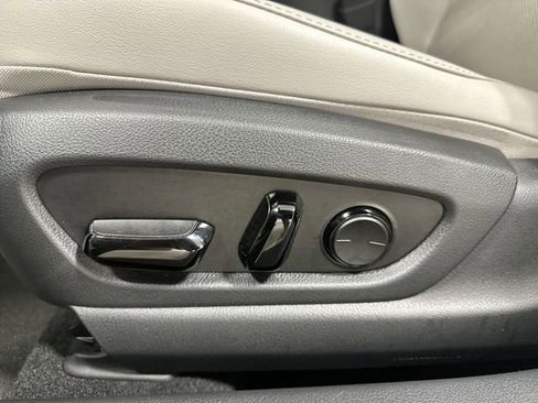 Used 2021 Lexus UX 200 w/ Premium Package image 16