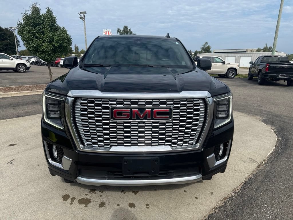 Used 2021 GMC Yukon Denali w/ Denali Premium Package AWD/4WD image 2