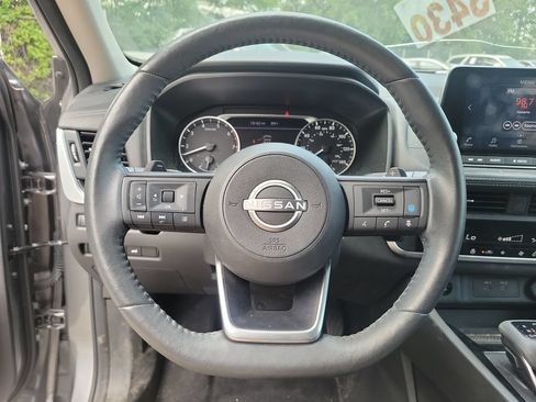 Used 2024 Nissan Rogue SV w/ SV Premium Package AWD/4WD image 24