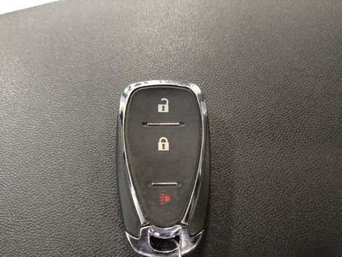 Used 2023 Chevrolet Equinox LS image 32