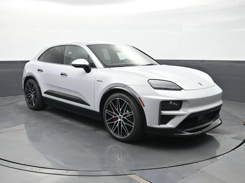 Certified 2025 Porsche Macan Turbo Electric AWD/4WD image 26