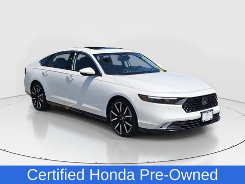 Used 2024 Honda Accord Touring image 3