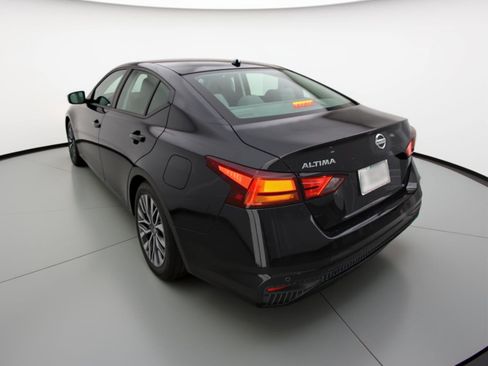 Used 2025 Nissan Altima 2.5 SV image 6