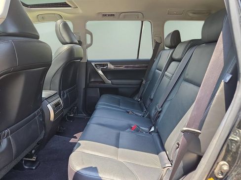 Used 2015 Lexus GX 460 w/ Premium Package AWD/4WD image 10