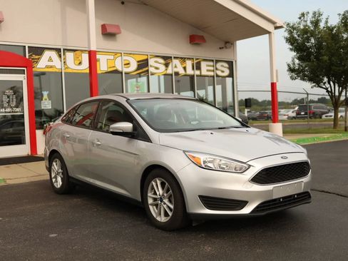 Used 2016 Ford Focus SE FWD image 3