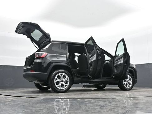 Used 2025 Jeep Compass Sport w/ Mopar Graphics Package AWD/4WD image 50