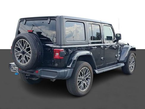 Used 2023 Jeep Wrangler Unlimited Sahara w/ Dual Top Group AWD/4WD image 7