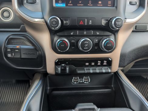 Used 2022 RAM 2500 Laramie AWD/4WD image 22