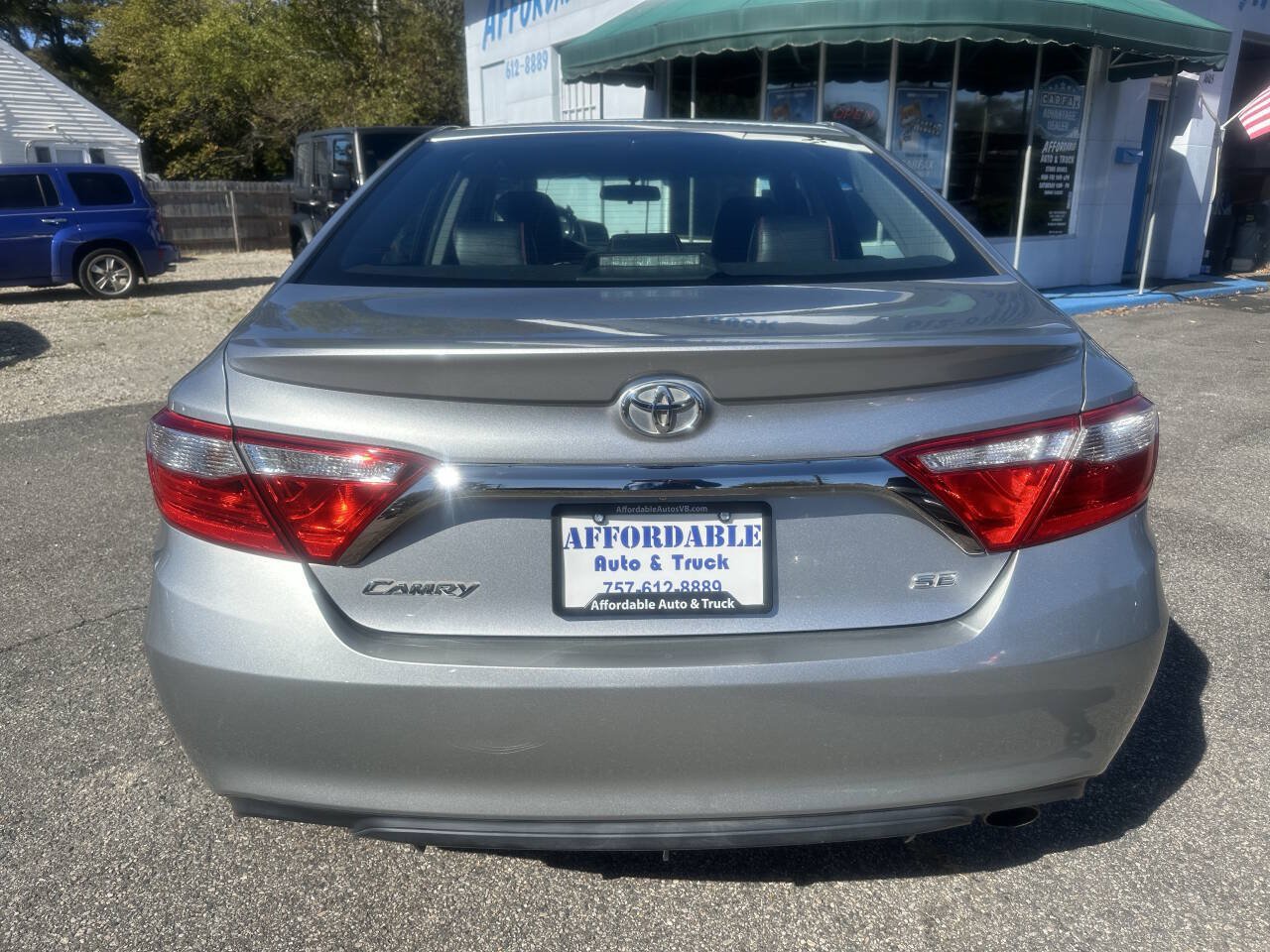 Used 2017 Toyota Camry SE FWD image 10
