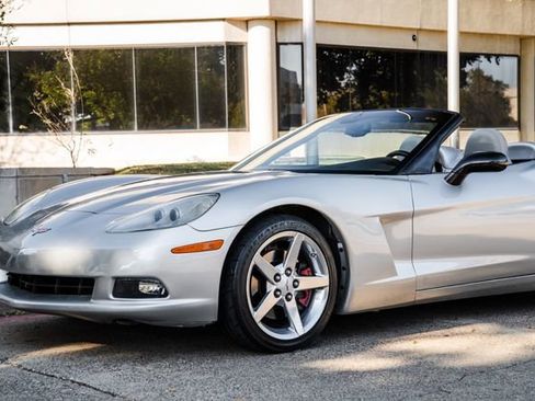 Used 2006 Chevrolet Corvette Convertible w/ Preferred Equipment Group image 60