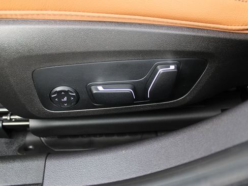 New 2026 BMW 330i xDrive Sedan w/ M Sport Package image 28