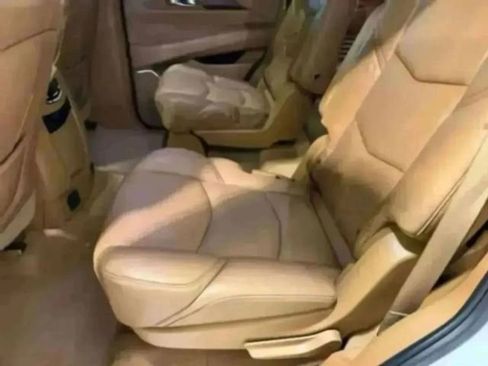 Used 2017 Cadillac Escalade Platinum image 14