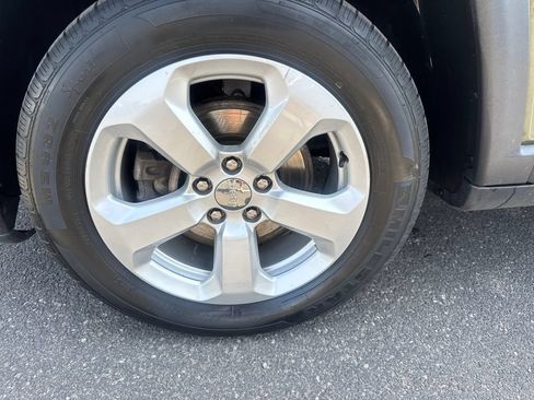 Used 2020 Jeep Compass Latitude w/ Cold Weather Group AWD/4WD image 28
