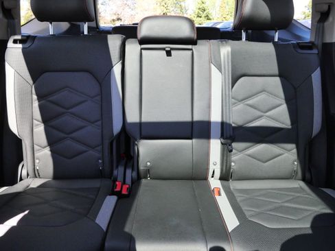 Certified 2025 Volkswagen Atlas Peak Edition SE AWD/4WD image 13