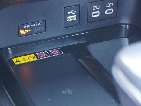 Used 2025 Toyota Camry SE w/ Convenience Package FWD image 26